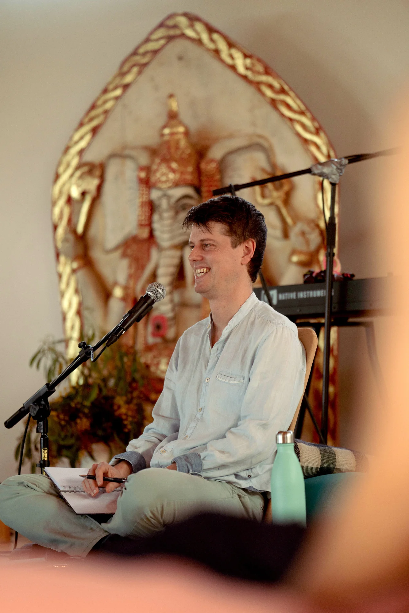 Jacob Vermeulen facilitating a Somatic Vocal Healing circle
